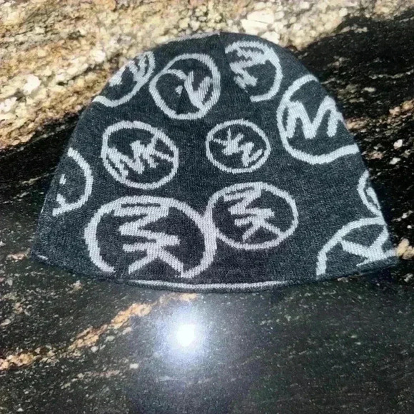 Michael Kors Beanie Hat OSFA Gray - Picture 2 of 5